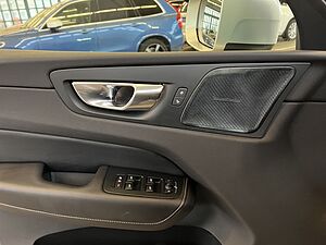 Volvo  D4 AWD R-Design Aut Glasd 360° HeadUp BLIS