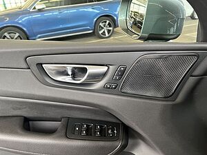 Volvo  D4 AWD  Aut Glasd BLIS Navi Kamera